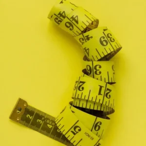 Сантиметр кравецький в пластиковому контейнері двосторонній Жовтий 150/60 сантиметри/дюйми