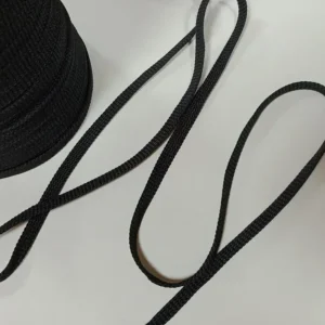 Шнур для одягу плоский 8,5 мм Чорний